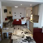 Castelopetra Apartahotel