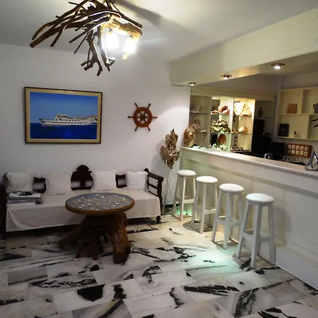 卡斯泰罗佩特拉公寓 公寓式酒店