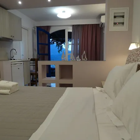 卡斯泰罗佩特拉公寓 公寓式酒店 3*