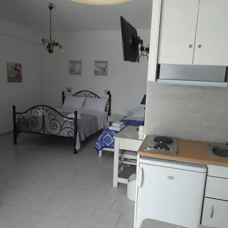 卡斯泰罗佩特拉公寓 3*