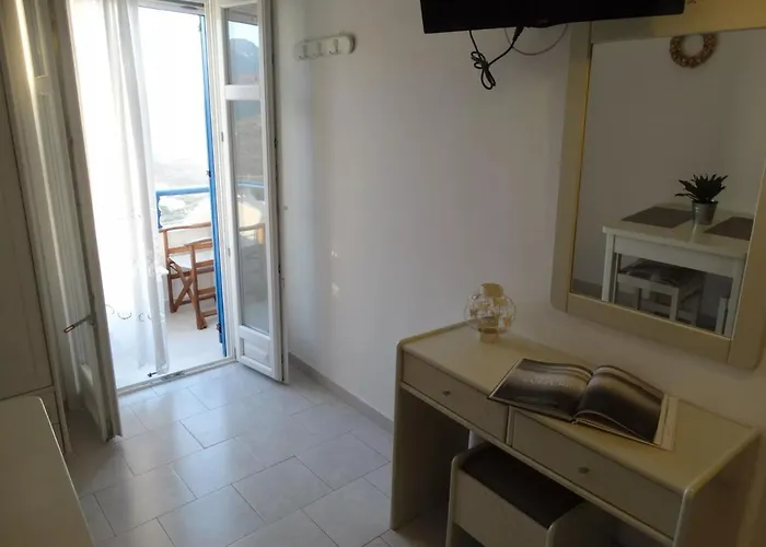 卡斯泰罗佩特拉公寓 3* 卡塔波拉