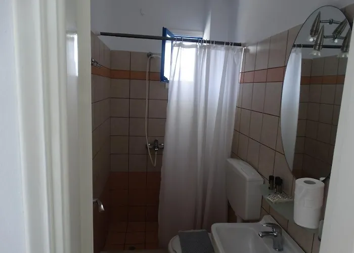 卡斯泰罗佩特拉公寓 3* 卡塔波拉