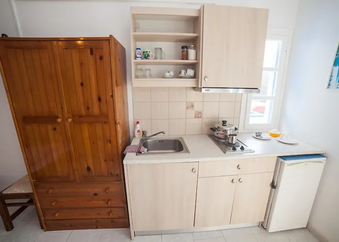 卡斯泰罗佩特拉公寓 3*