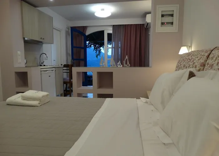 卡斯泰罗佩特拉公寓 公寓式酒店 3*