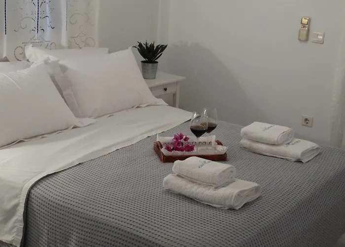 卡斯泰罗佩特拉公寓 3* 卡塔波拉