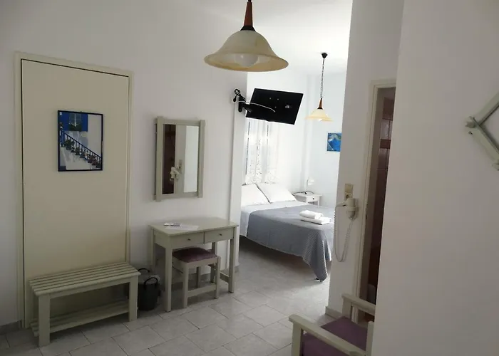 卡斯泰罗佩特拉公寓 3*